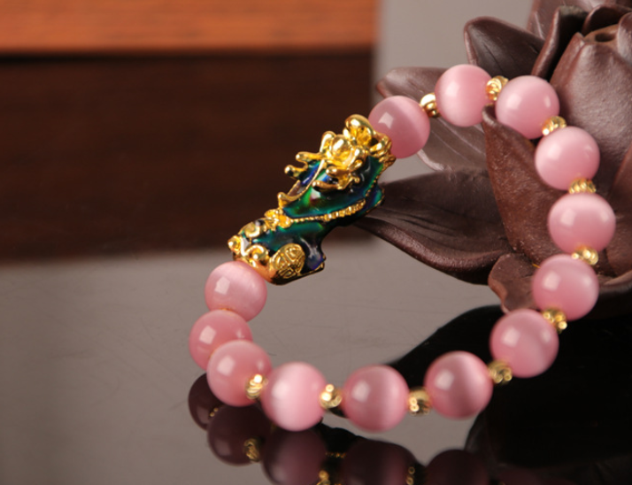 Cat's Eye Stone Bracelet with Gold-Plated Pixiu