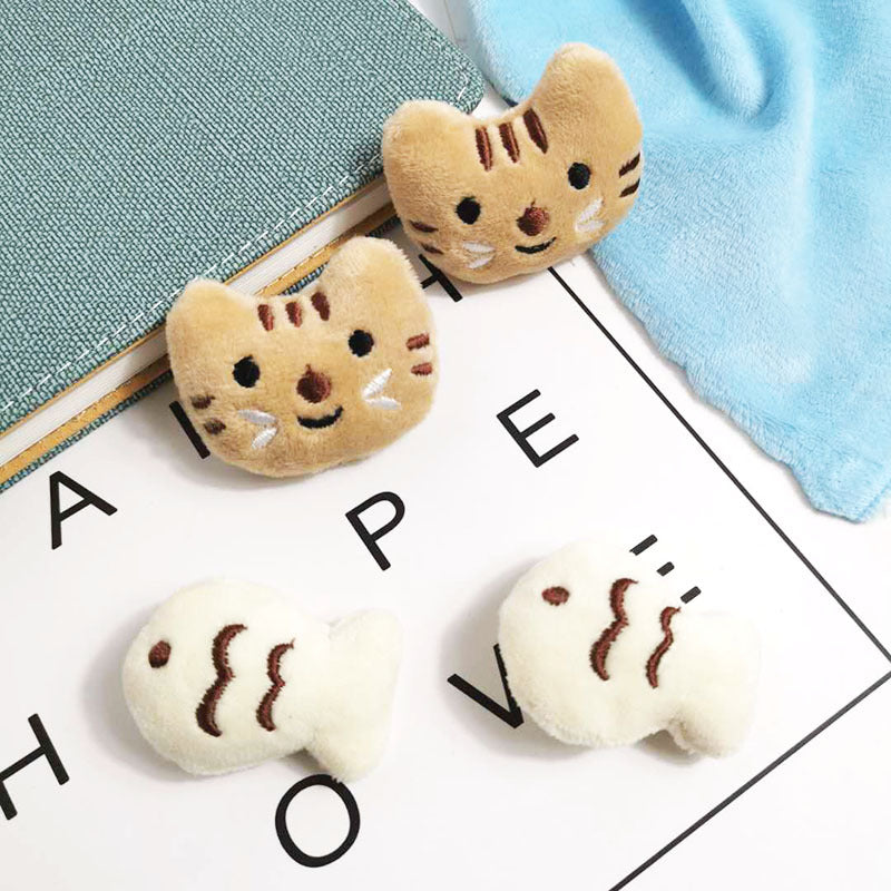 Plush Cat Face Brooch