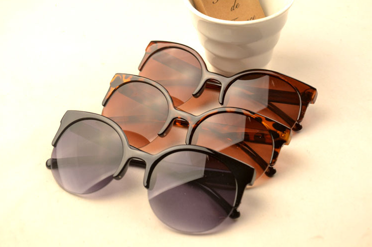 Retro Cat-Eye Tortoiseshell Sunglasses for Women