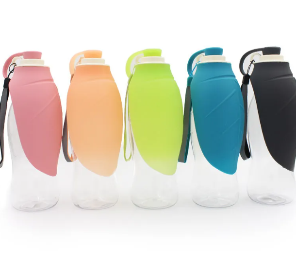 Portable Dog Water Bottle for Walking & Travel, 580ml Leak-Proof Silicone Dispenser with Fold-Out Drinking Bowl & Wrist Strap