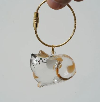 Transparent Cat Keychain Storage Capsule, Clear Kitty Pendant Bag Charm with Wire Ring for Keepsakes and Pet Hair, Gift for Cat Lovers